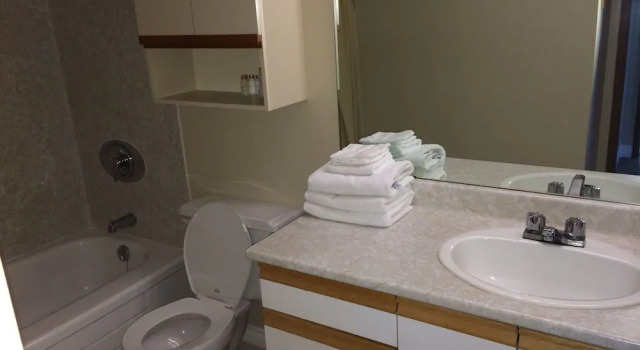 Апартаменты Pickle Lake Hotel