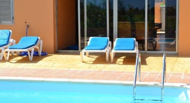 Villa Bali Golf Las Salinas Caleta de Fuste, Забронировать Вилла Коттеджи Калета-де-Фусте, рядом с Пристань Caleta de Fuste, Коттедж