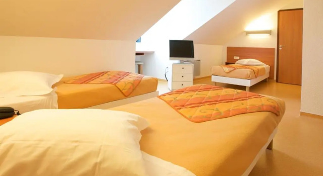 Standard Kolmen hengen huone Time Hotel