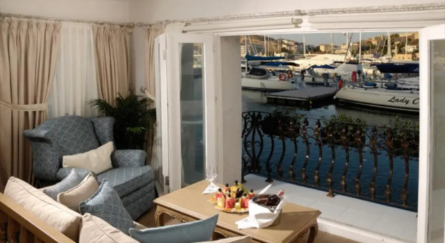 Люкс с видом на море Cesme Marina Konukevi
