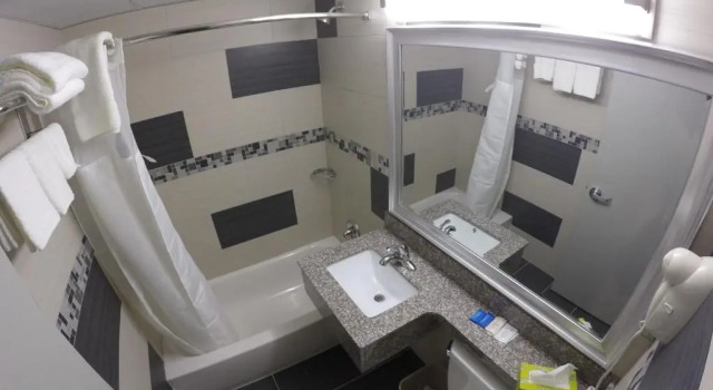 Четырёхместный номер Standard Red Carpet Inn Elmwood