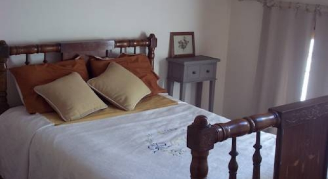 Casa Adolfo, Book Hotel Hotels in Aragon with Parking, Parking