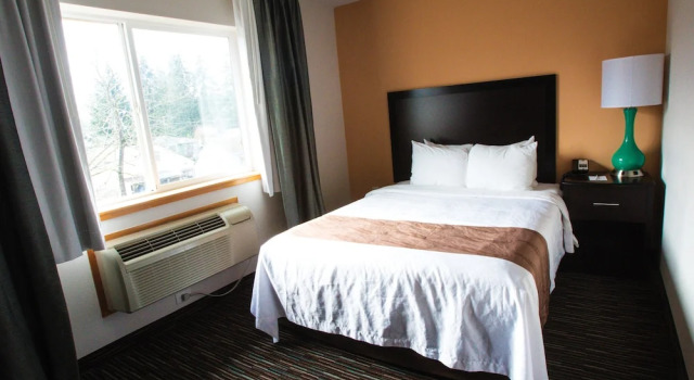 Двухместный люкс Cottage Grove Inn