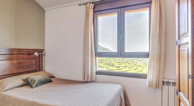 Delightful Apartment in Gudar With Terrace, Book Apartment Hotels in Aragon with Parking, Parking