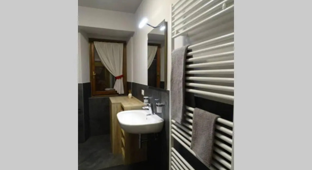 Ferrari's: bright apartment with magnificent view, Buchen Sie Ferienwohnung Chiesa in Valmalenco 