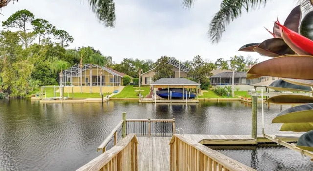 Коттедж On-site Canal Access: Luxe Home in Palm Coast!