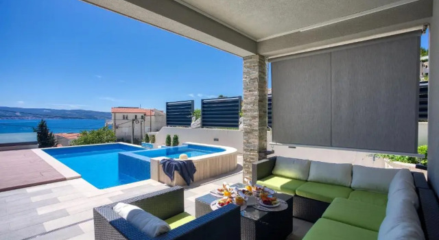 Вилла LUXURY VILLA PARADISE 120m from sandy beach, heated pool, billiard, max 12 pax