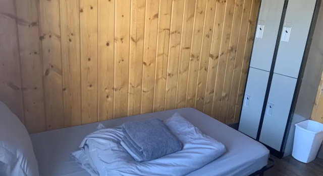 Standard Twin room PARTY HOSTEL - The Canmore Hotel Hostel