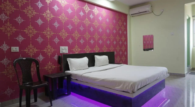 OYO 86266 Hotel Golden Lodge, Забронировать Отель Отели штата Махараштры 3 звезды, 3*