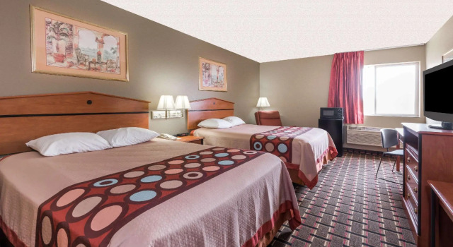 Четырёхместный номер Standard Super 8 by Wyndham Ottawa