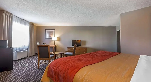 Люкс Spark by Hilton Oshawa