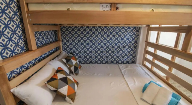 A lovely 2-bedroom apartment in central Tbilisi, Забронировать Апартаменты/квартира Чугурети Тбилиси, рядом с Tеатр имени Марджанишвили