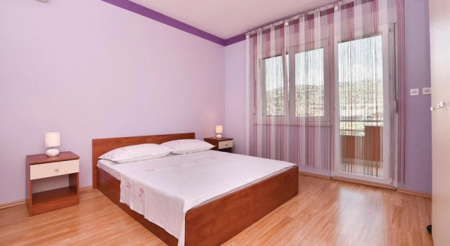 Stunning Home in Srinjine With Wifi and 4 Bedrooms