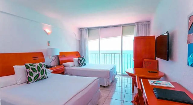 Номер Deluxe oceanfront Coral Princess Hotel & Dive Resort