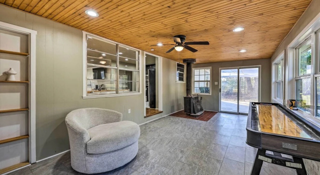 Fayetteville Vacation Rental - 2 Mi to Dtwn, Забронировать Дом для отпуска Коттеджи Northwest Arkansas, Коттедж