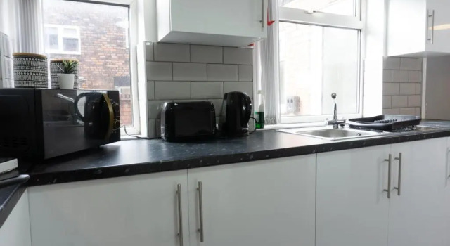 Коттедж Air Host and Stay - Heyes House- Sleeps 7, free parking, mins from LFC