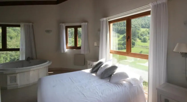 Los Chalets De Bores, Book Chalet Sommerhuse i Liébana, Hytte