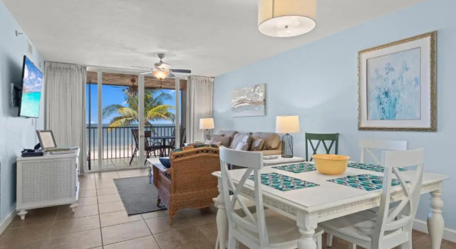 Estero Island Beach Villas 203, 2 BR, Gulf Front, Heated Pool, Sleeps 8