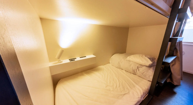 Кровать в общем номере (мужской номер) &AND HOSTEL MINAMISENJU