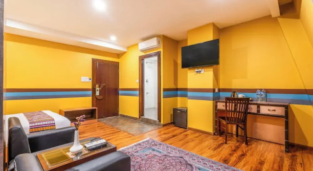 Студия Deluxe Hotel Yukhang