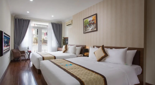Четырёхместный семейный номер Standard с балконом Hanoi Spoon Boutique Hotel