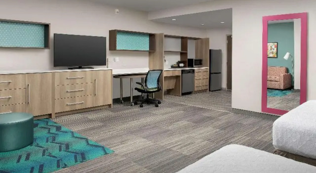 Студия для гостей с ограниченными возможностями Home2 Suites By Hilton Miami Airport South Blue Lagoon