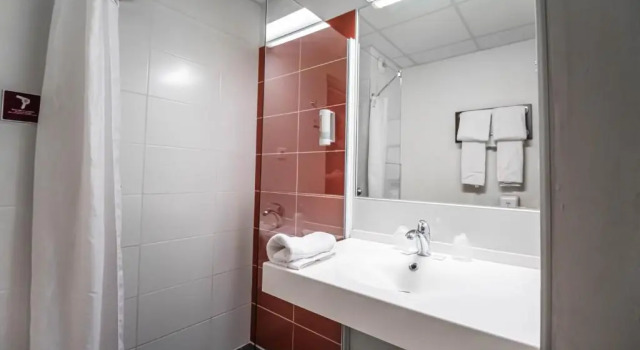 Трёхместный номер Standard B&B HOTEL Agen Castelculier