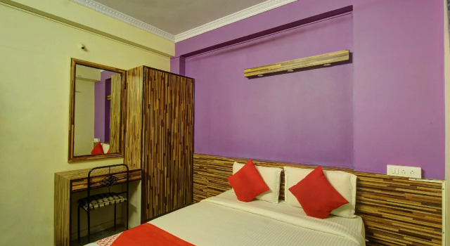 OYO 10321 Century Residency, Забронировать Отель Отели штата Карнатаки с парковкой, Парковка