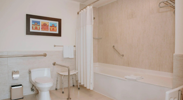 Двухместный номер Standard Courtyard by Marriott Guayaquil