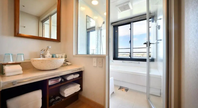 Номер Standard с красивым видом из окна Ryukyu Onsen Senagajima Hotel