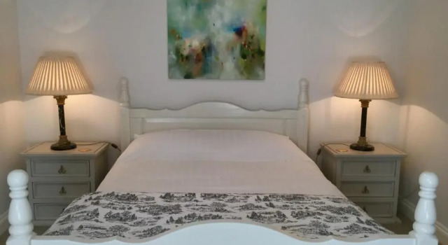 Апартаменты Beautiful 1BR in Historic St Aubin House