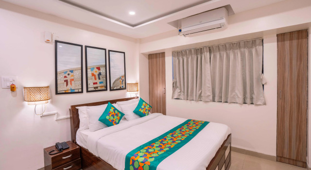 Номер Economy Treebo Royal Comfort Atithi