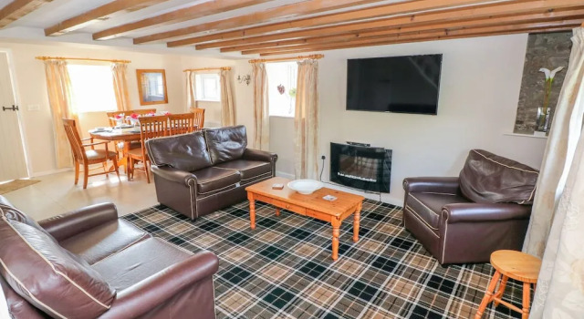 Vineyard Vale 8