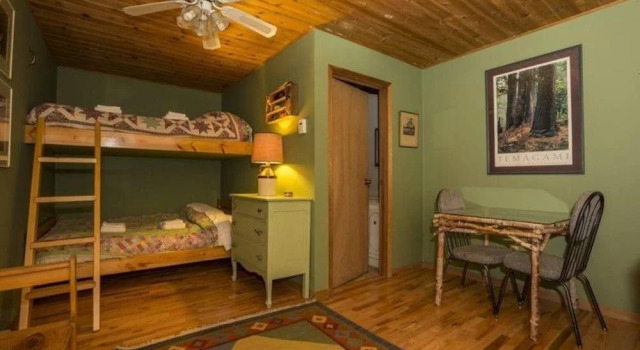 Smoothwater Outfitters & Lodge, Varaa Hotelli Temagami Ontario