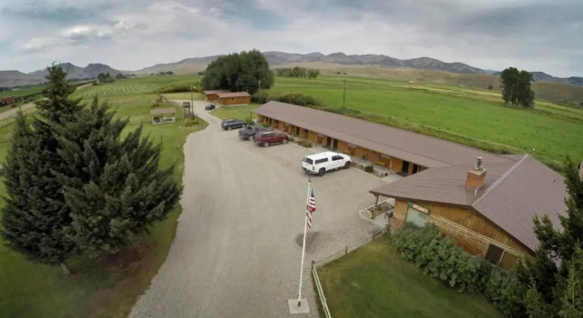 Четырёхместный номер Standard Sportsman Lodge Melrose MT
