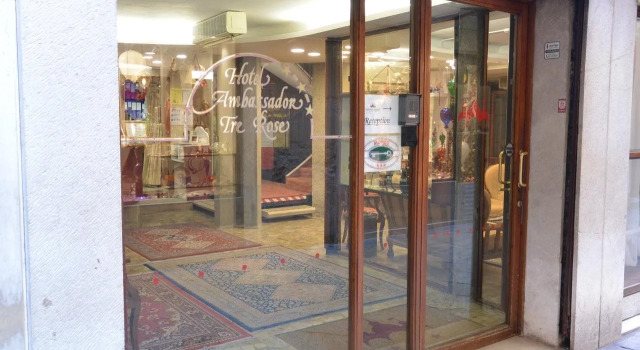 Hotel Ambassador Tre Rose