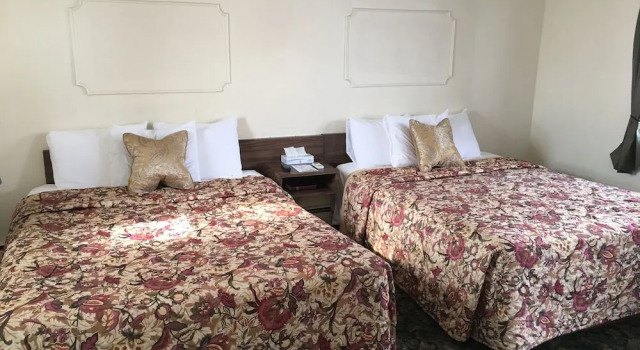 Четырёхместный номер Standard Grandma's Inn