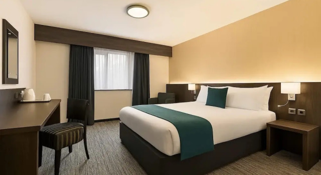 Номер Comfort Ramada by Wyndham Bristol West