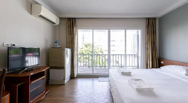Двухместный номер Deluxe с балконом Wong Amat House