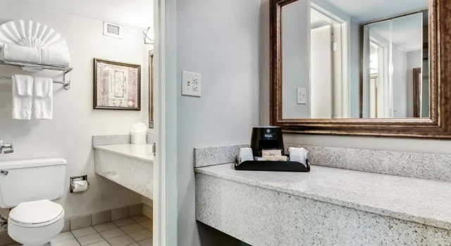 Четырёхместный номер Standard Ramada Plaza by Wyndham Atlanta Airport