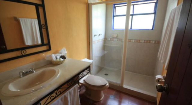 Четырёхместный номер Standard с балконом и с красивым видом из окна Hotel Molino de la Alborada