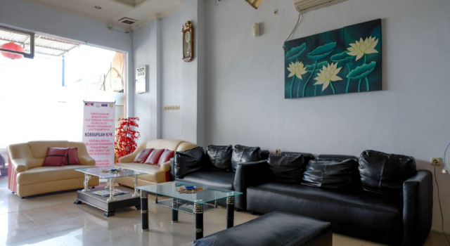 Hotel Lotus Garden by Reddoorz, Prenota Hotel Baubau 