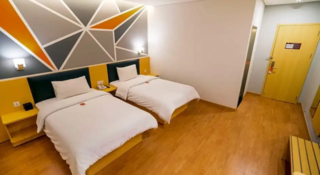 Номер Deluxe Juno Jatinegara Jakarta