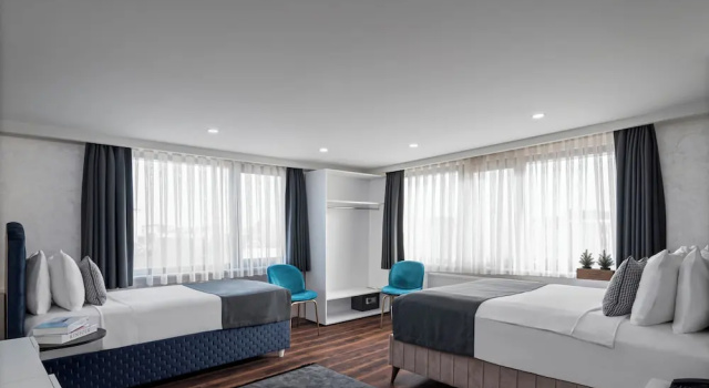 Трёхместный номер Standard İstanbul Efes Hotel