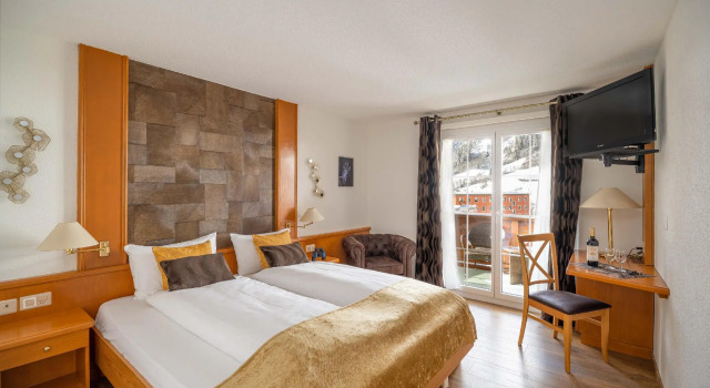 Двухместный номер Standard с балконом Grichting Hotel & Serviced Apartments