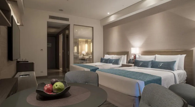 Семейный номер Premier с балконом и с видом на горы Fleur de Chine Hotel