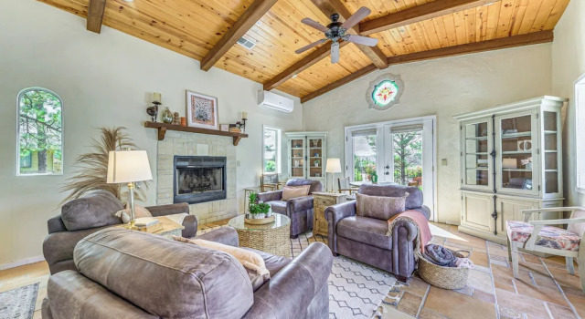 Коттедж Ruidoso Retreat w/ Hot Tub & Patio!