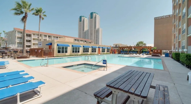 Номер Standard Charming 1 Bedroom, 3 Minute Walk To The Beach Condo by RedAwning