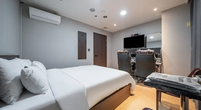 Dongtan Hotel Amor, Book Hotel Hoteller i Dongtan med parkering, Parkering