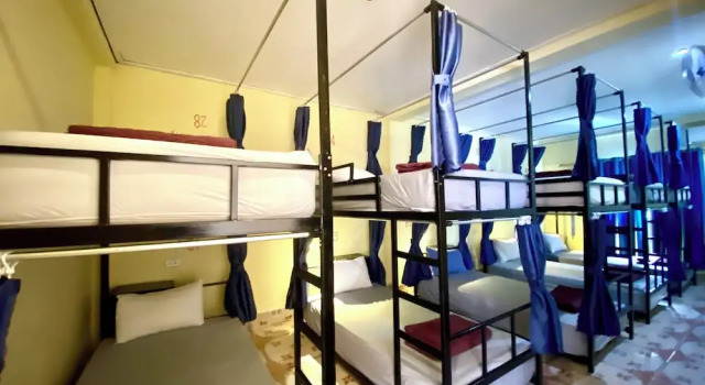 Кровать в общем номере Nana Backpacker Hostel